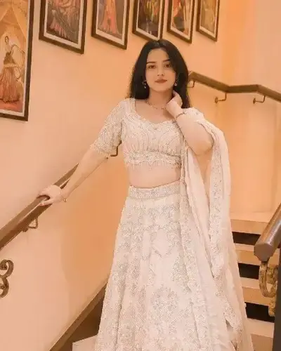 Escort Malad